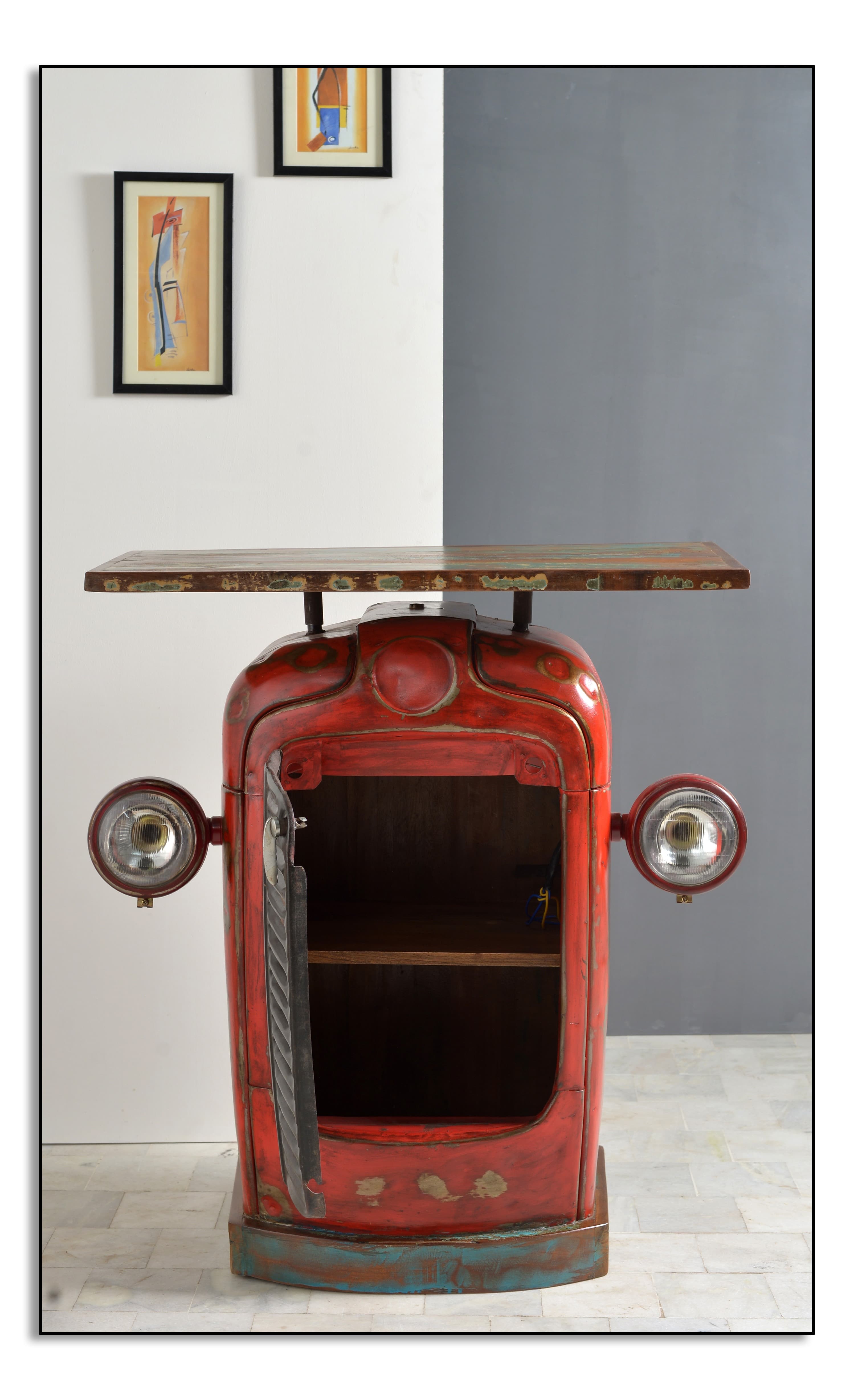 Traktor-Schrank