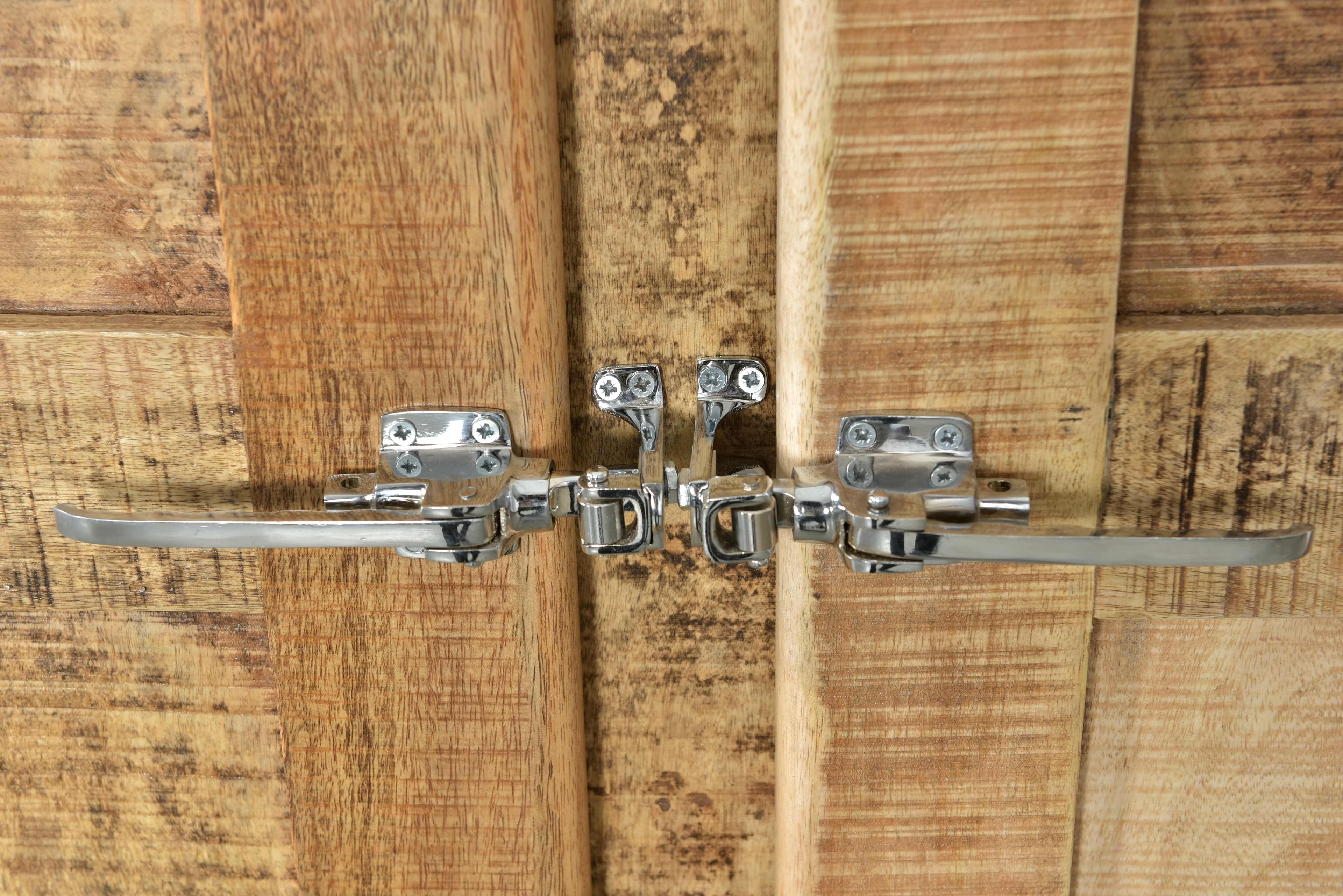 Garderobenschrank